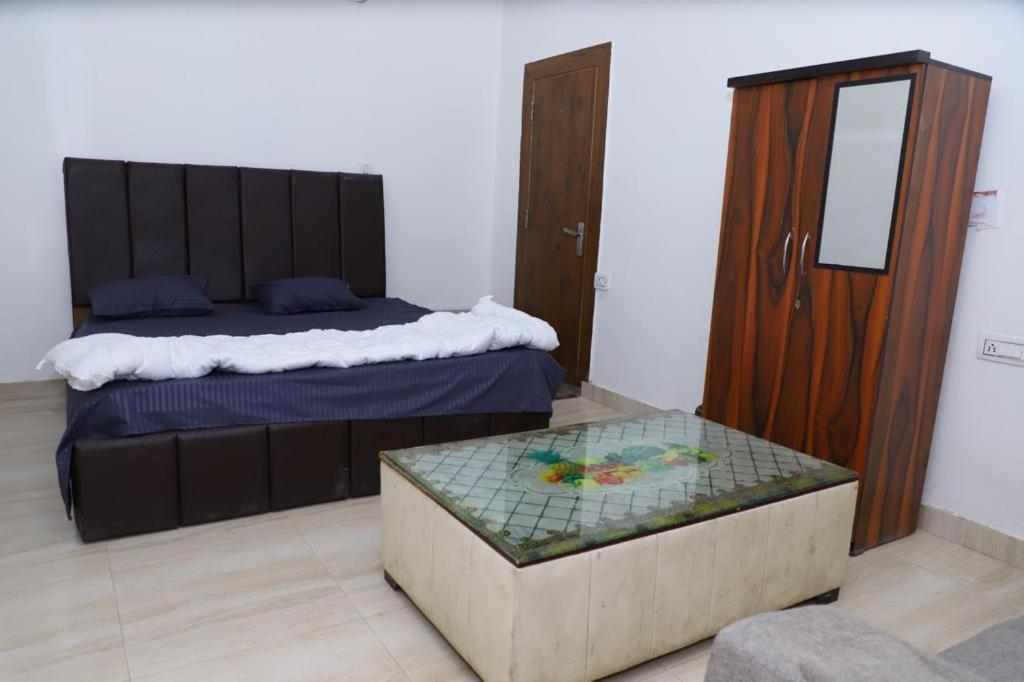 Hotel Aashirvad Faridabad Dış mekan fotoğraf